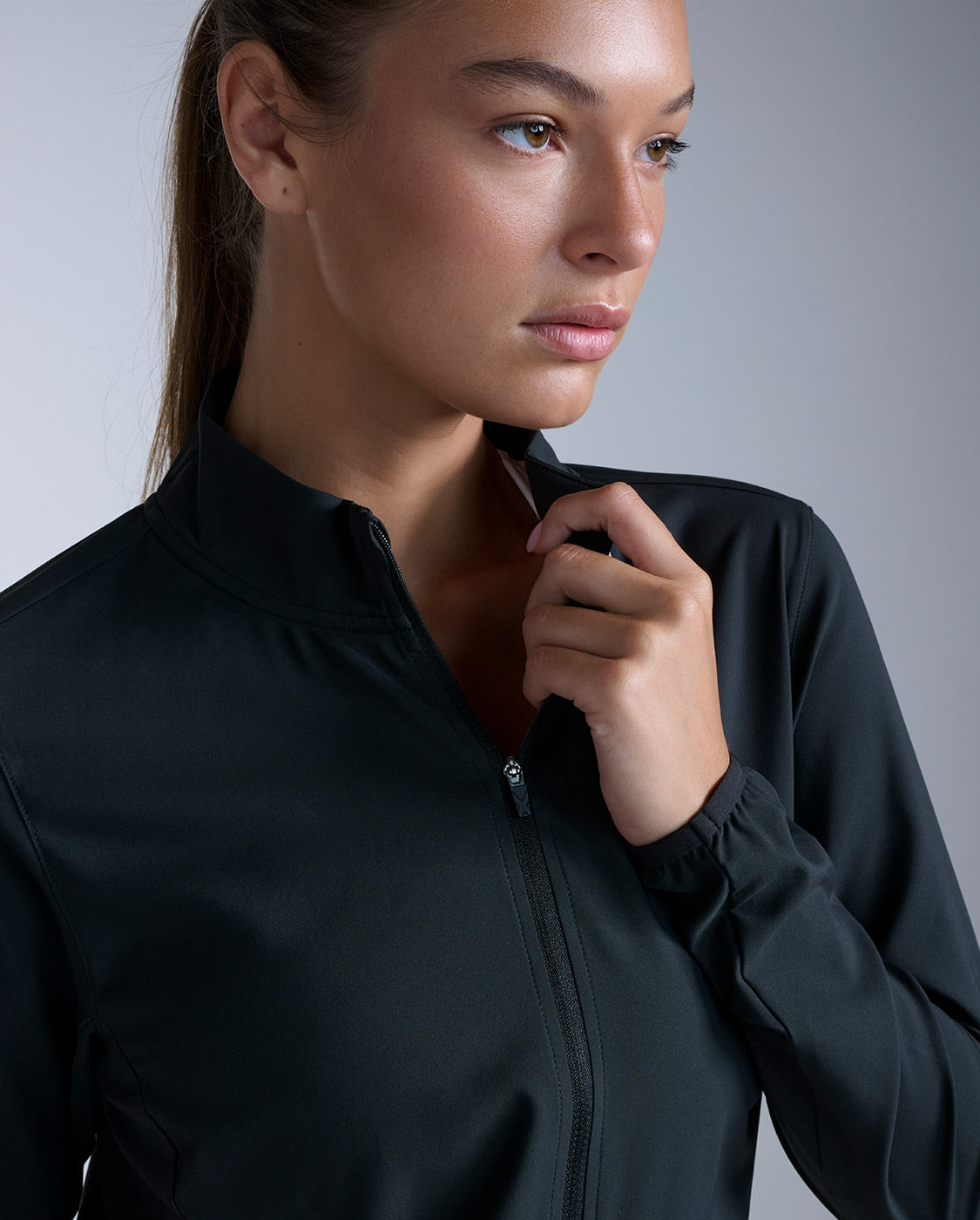 2xu-aero-jacket-donna-slim-antipioggia image 4