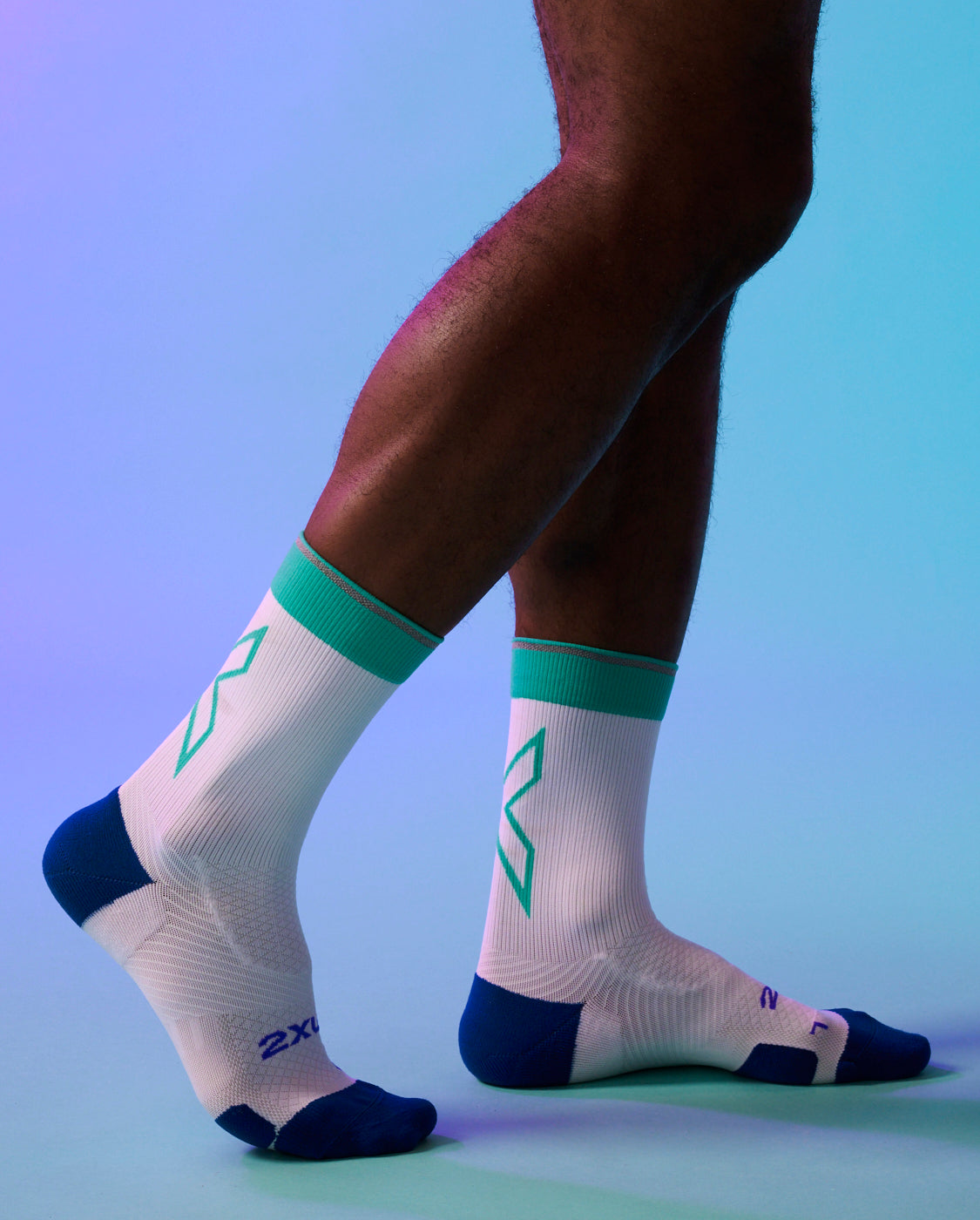 2xu-vectr-light-cushion-crew-socks-calze-running-uomo image 2