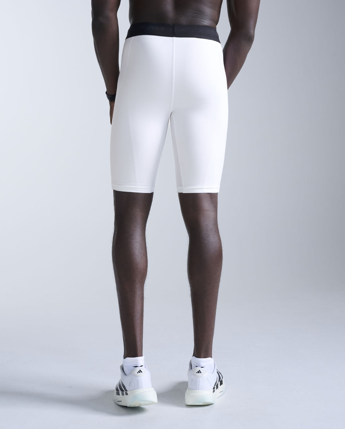 2xu-base-layer-compression-shorts-pantaloncini-compressione-bianchi image 2