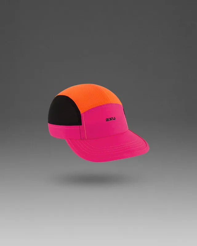 2xu-light-speed-small-cap-cappellino-running-rosa-nero image 1