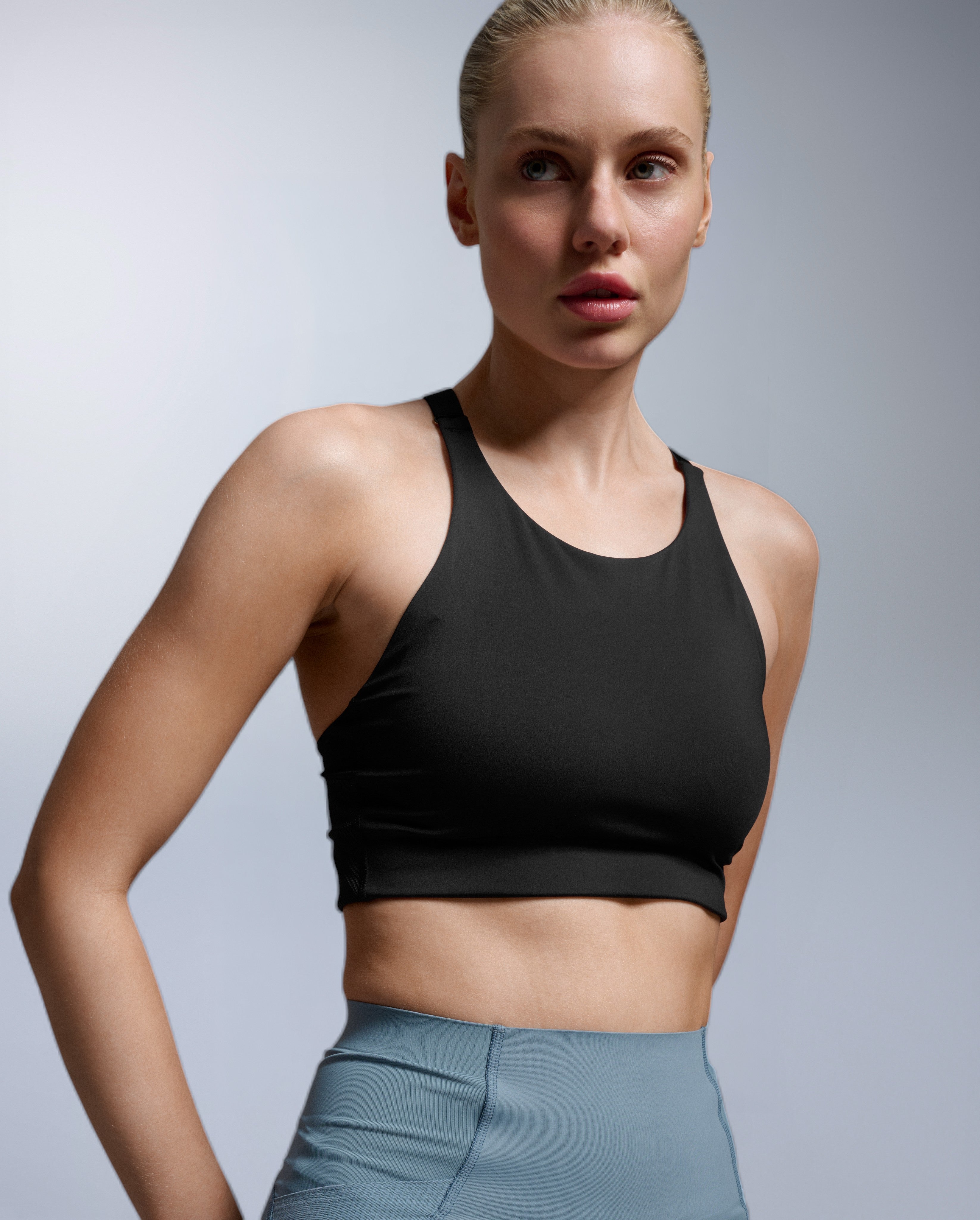 2xu-aero-trail-medium-impact-bra-reggiseno-running-donna-nero image 6