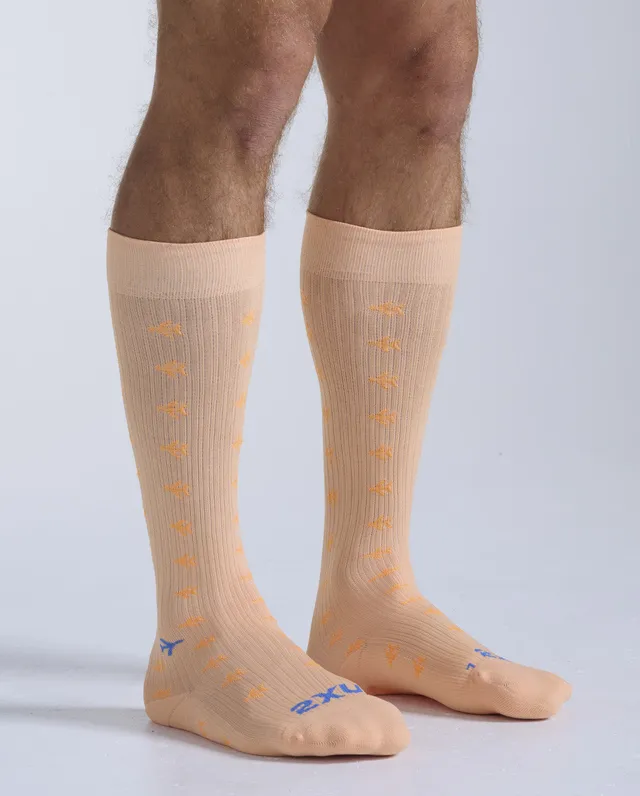 2xu-flight-bamboo-charcoal-compression-socks-calzini-volo-compressivi image 1