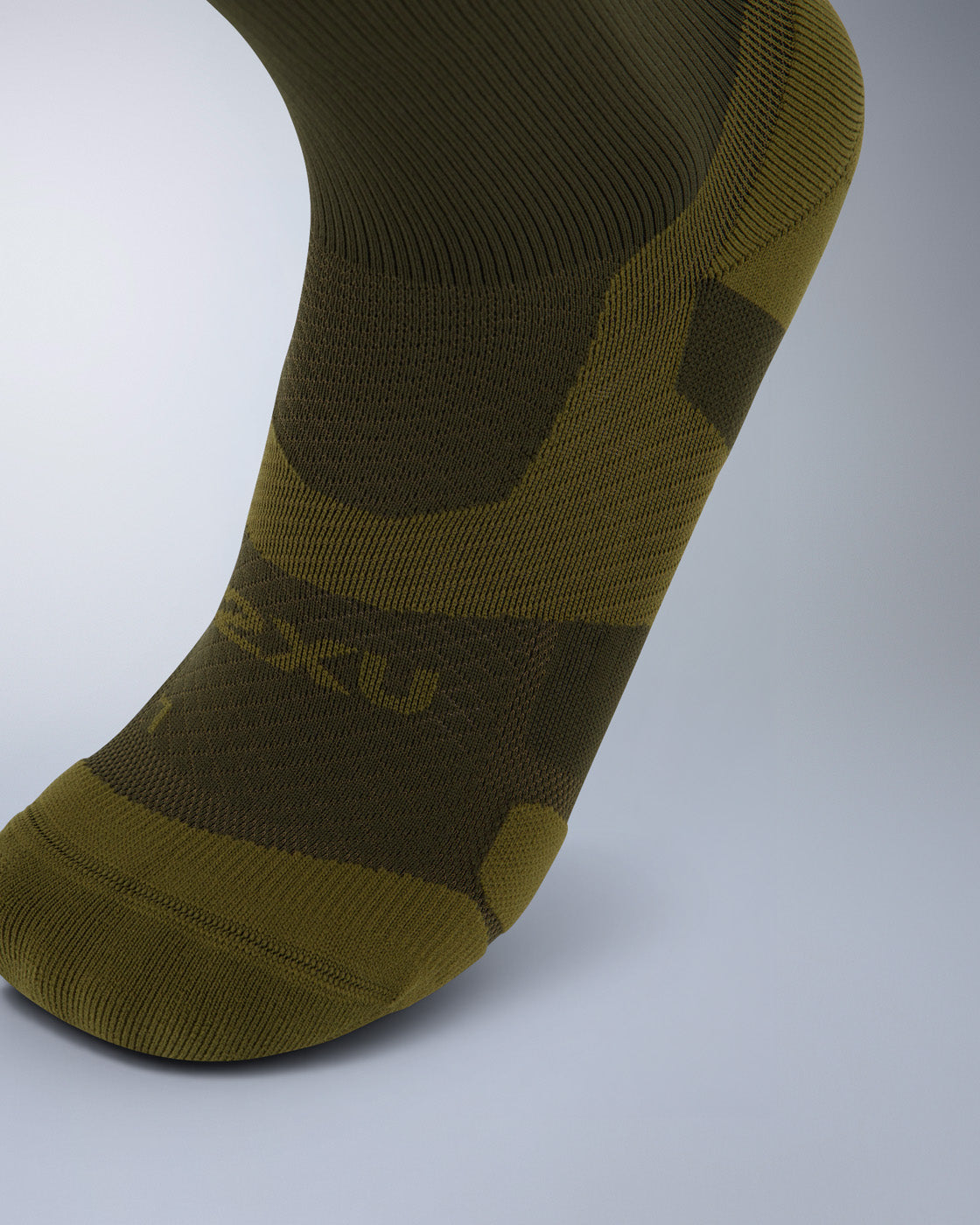 2xu-vectr-light-cushion-crew-socks-calzini-compressione-crew image 2