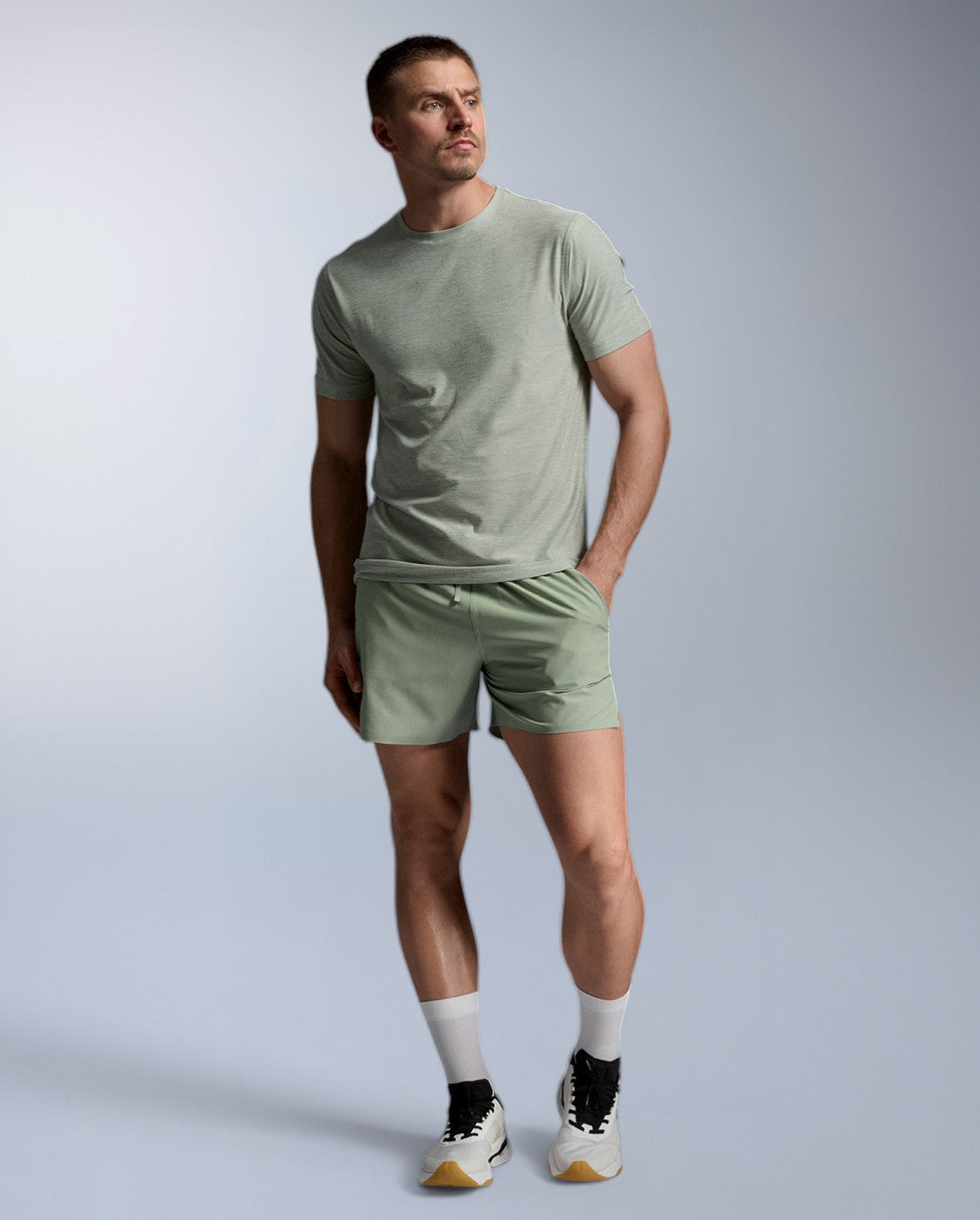 2xu-signature-tee-verde-maglietta-training-uomo-jersey-morbido image 6