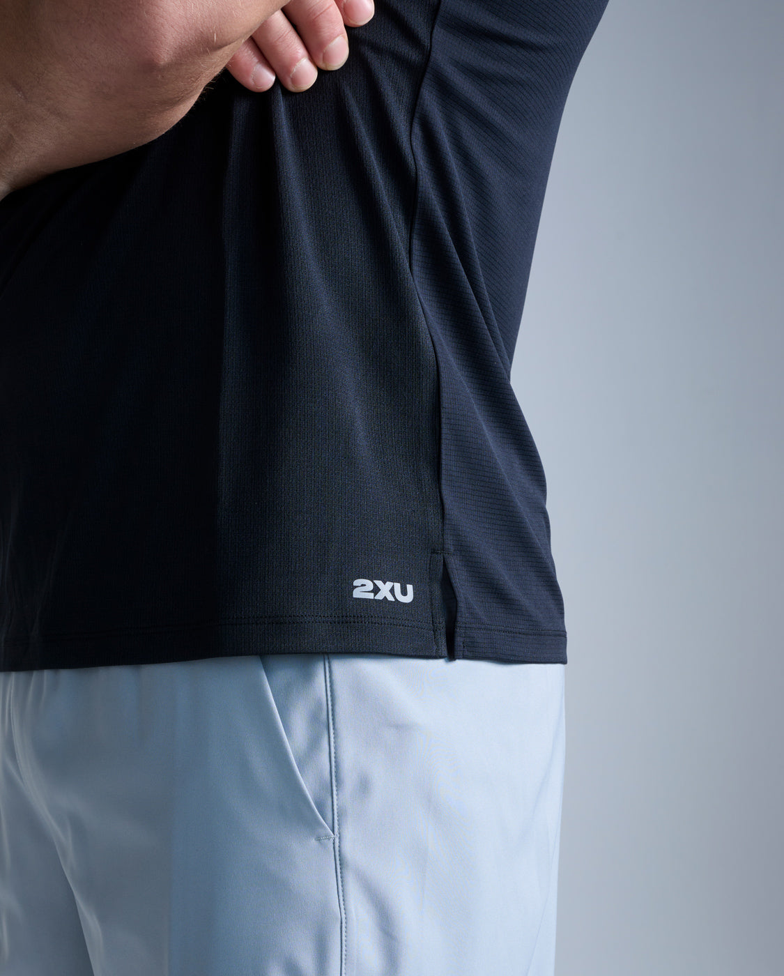 2xu-aero-tee-maglia-running-nero image 5