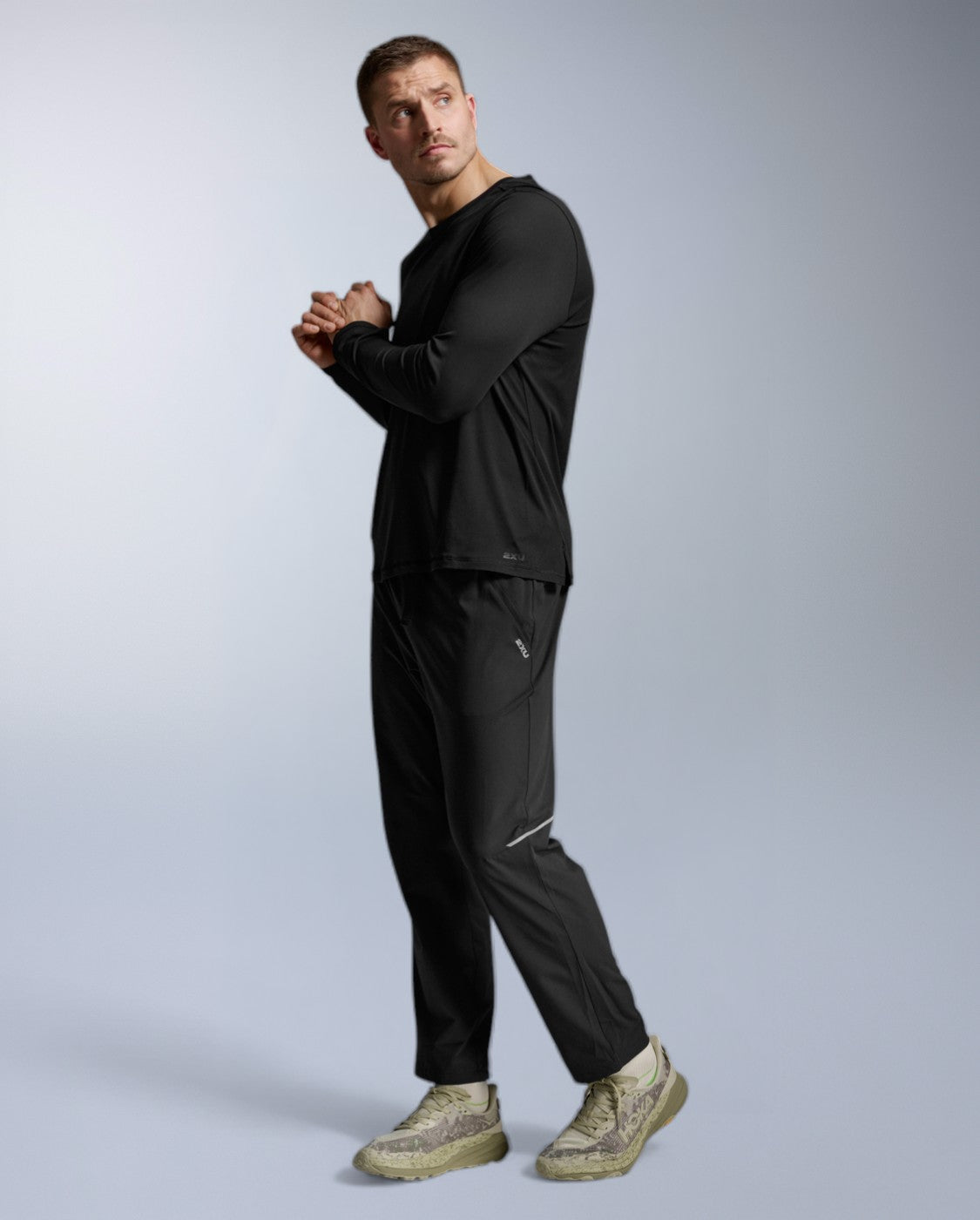 2xu-aero-trail-long-sleeve-maglia-trail-uomo-nera-manica-lunga image 5