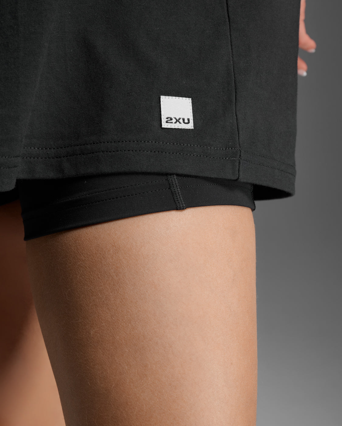 2xu-ez-oversized-t-shirt-in-cotone-organico-nero image 8