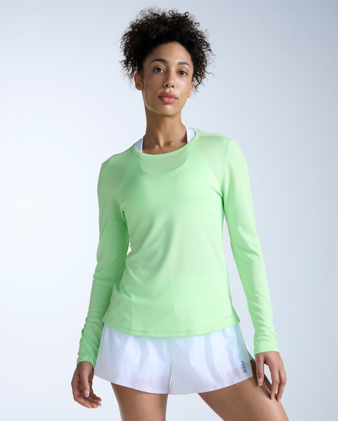 2xu-aero-long-sleeve-donna-maglia-running-verde-slim-fit image 1