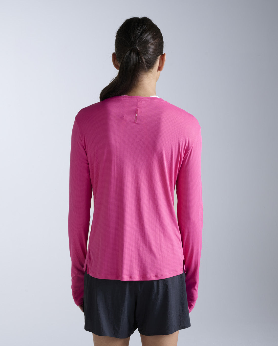 2xu-aero-trail-long-sleeve-maglia-trail-donna-manica-lunga image 3