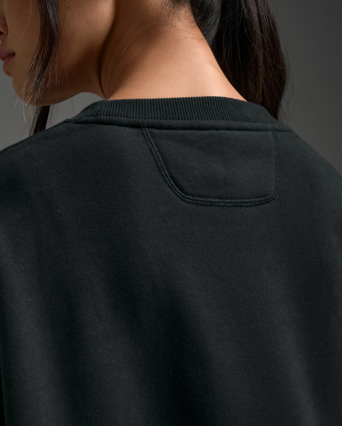2xu-ez-oversized-organic-cotton-crew-nera-felpa-larga image 6