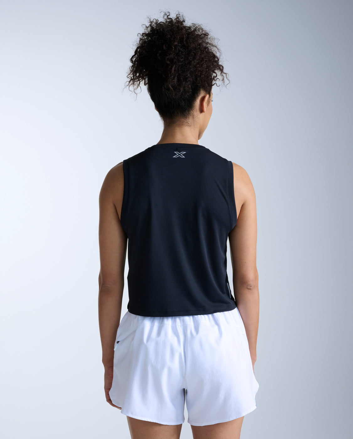 2xu-aero-mesh-crop-tank-donna-nero-slim image 5
