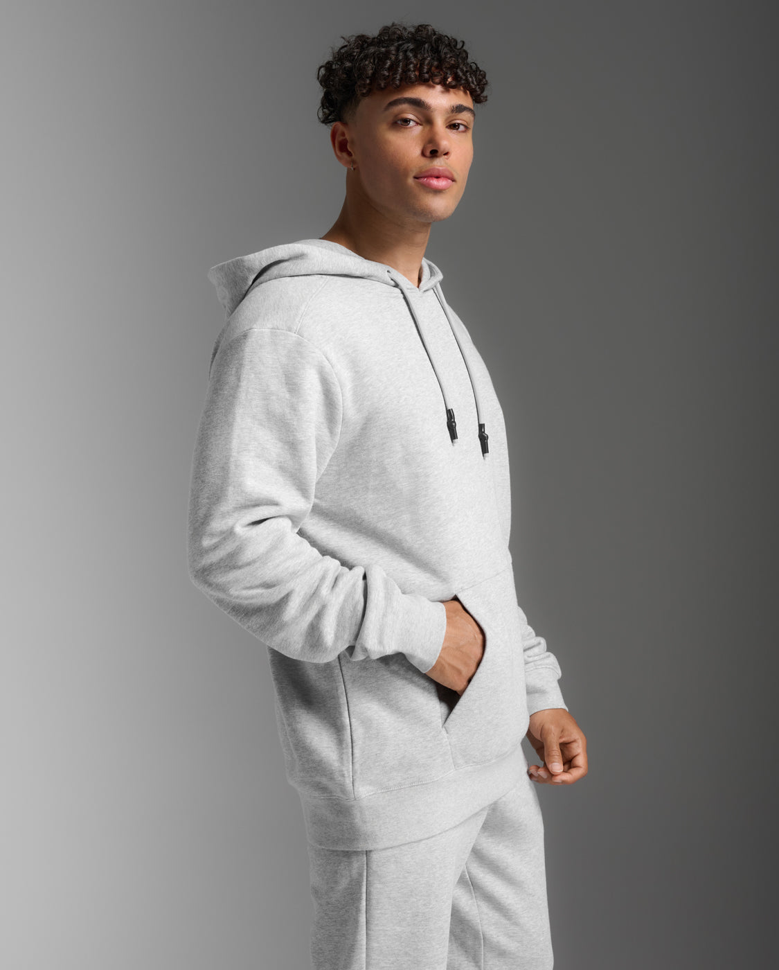 2xu-aspire-pullover-hoodie-uomo-grigio-felpa-cappuccio image 4
