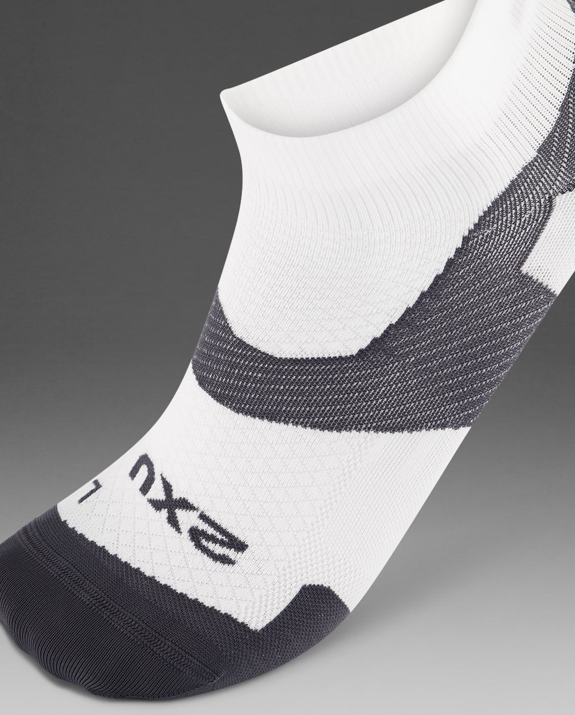 2xu-vectr-ultralight-1-4-crew-calze-compressione-running-bianche image 2