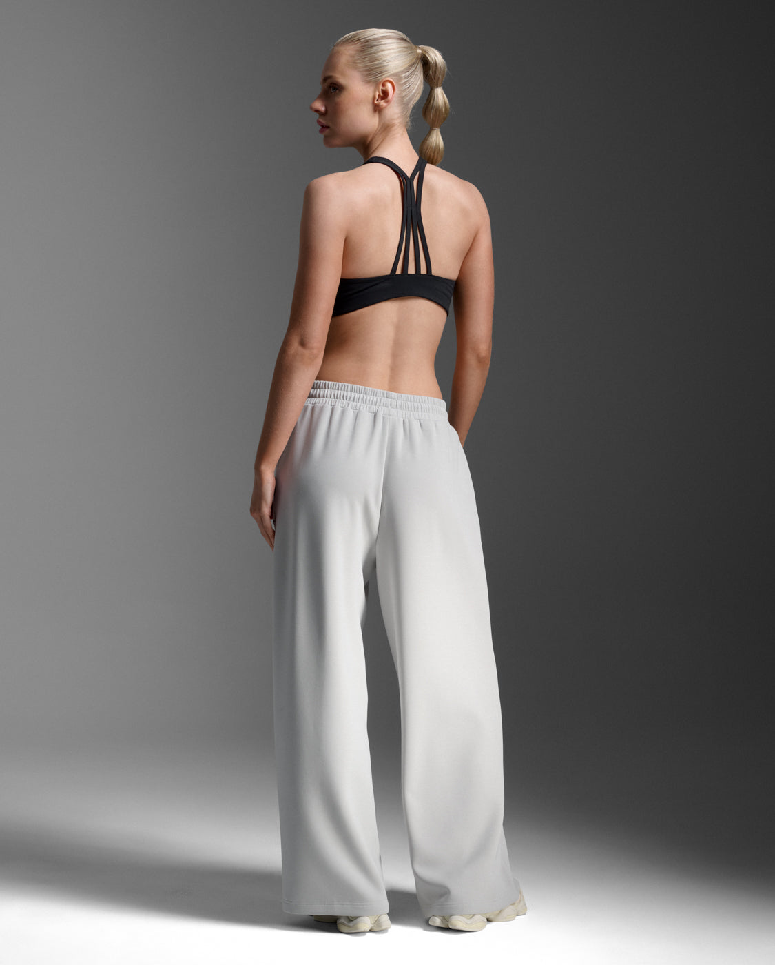2xu-wonderluxe-sand-washed-wide-leg-pants-grigio-pantaloni-gamba-larga image 4
