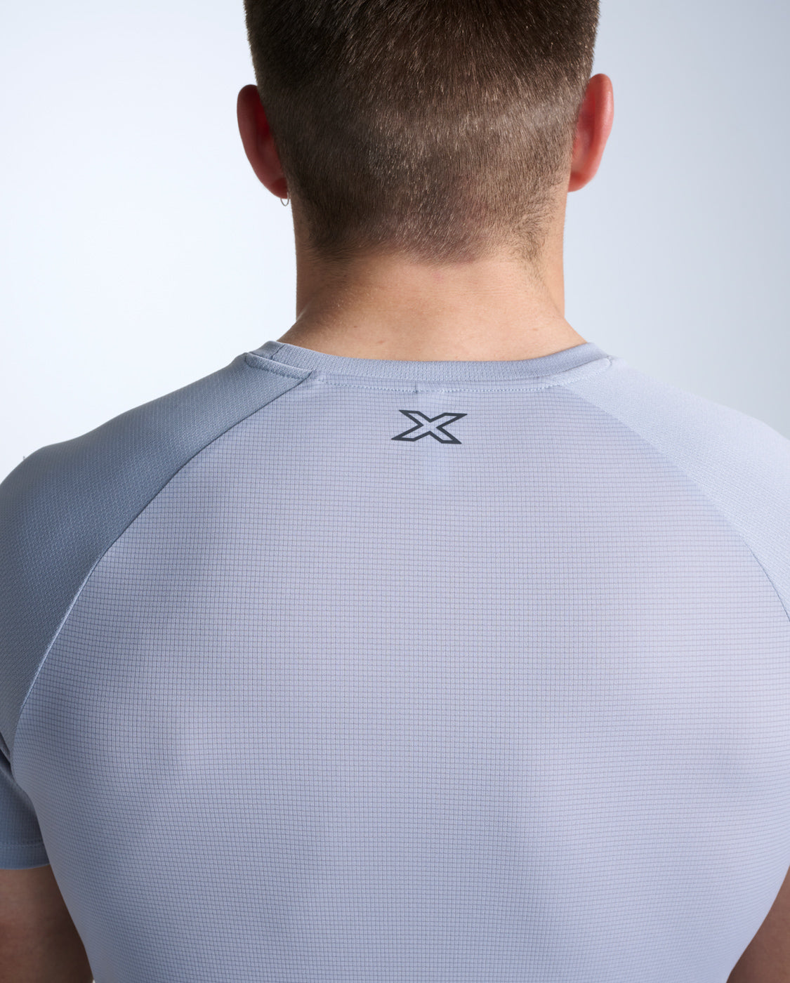 2xu-aero-tee-maglia-running-traspirante-slim-fit image 4