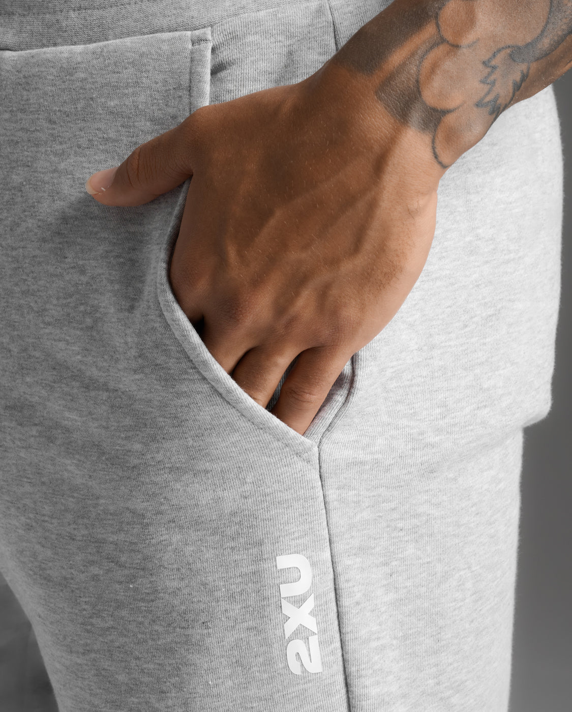 2xu-aspire-pantaloni-tuta-fleece-uomo-grigio image 6