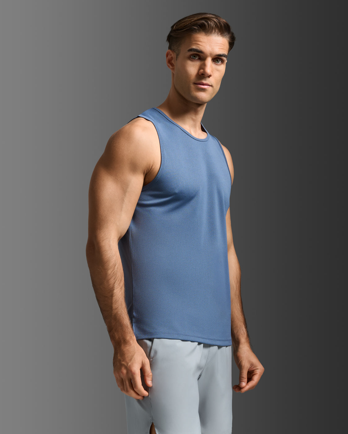 2xu-aero-tank-canotta-running-uomo-slim-fit-blu image 4