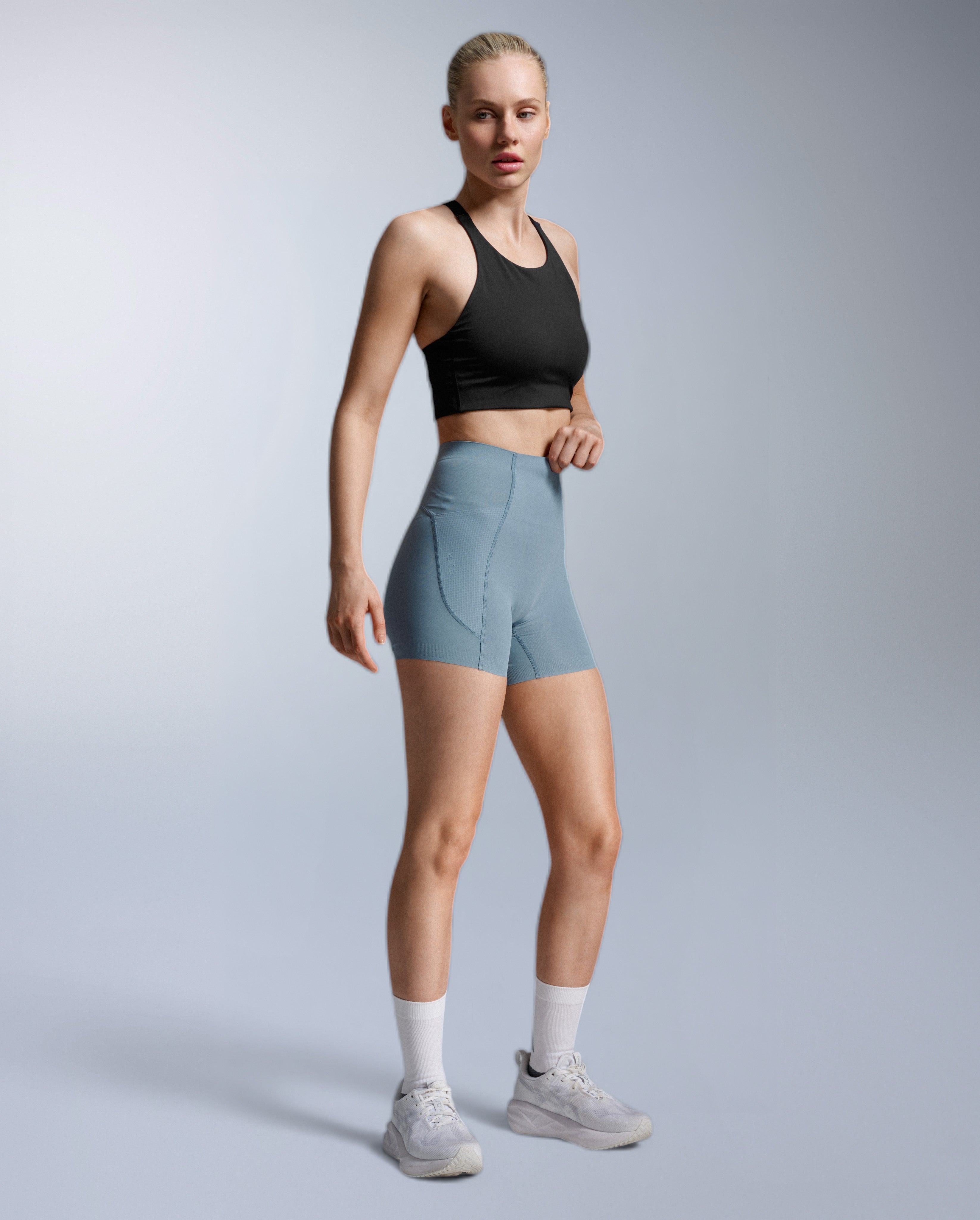 2xu-aero-trail-medium-impact-bra-reggiseno-running-donna-nero image 4