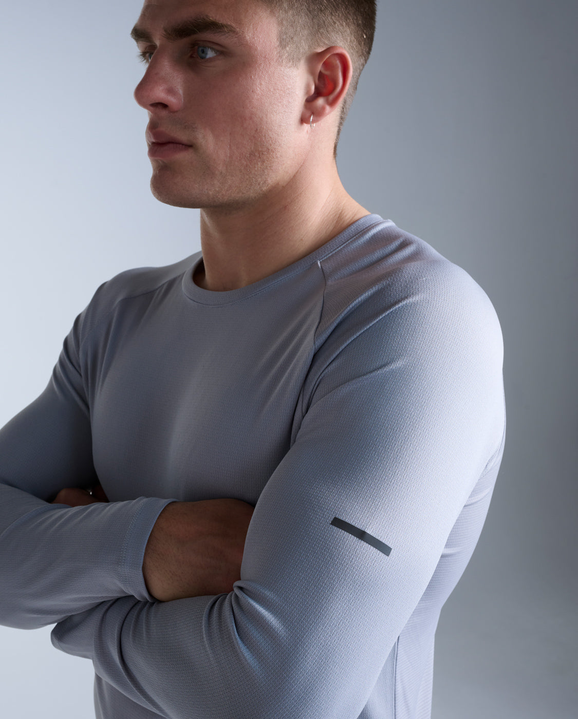 2xu-aero-long-sleeve-maglia-running-manica-lunga-grigio image 3