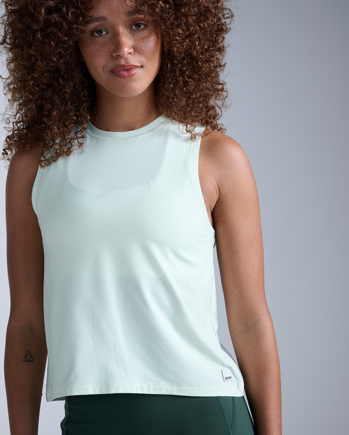 2xu-form-soft-jersey-relaxed-tank-canotta-training-verde image 5