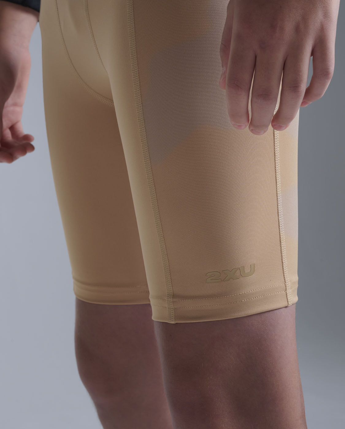 2xu-core-boys-compression-shorts-beige-bambino image 5