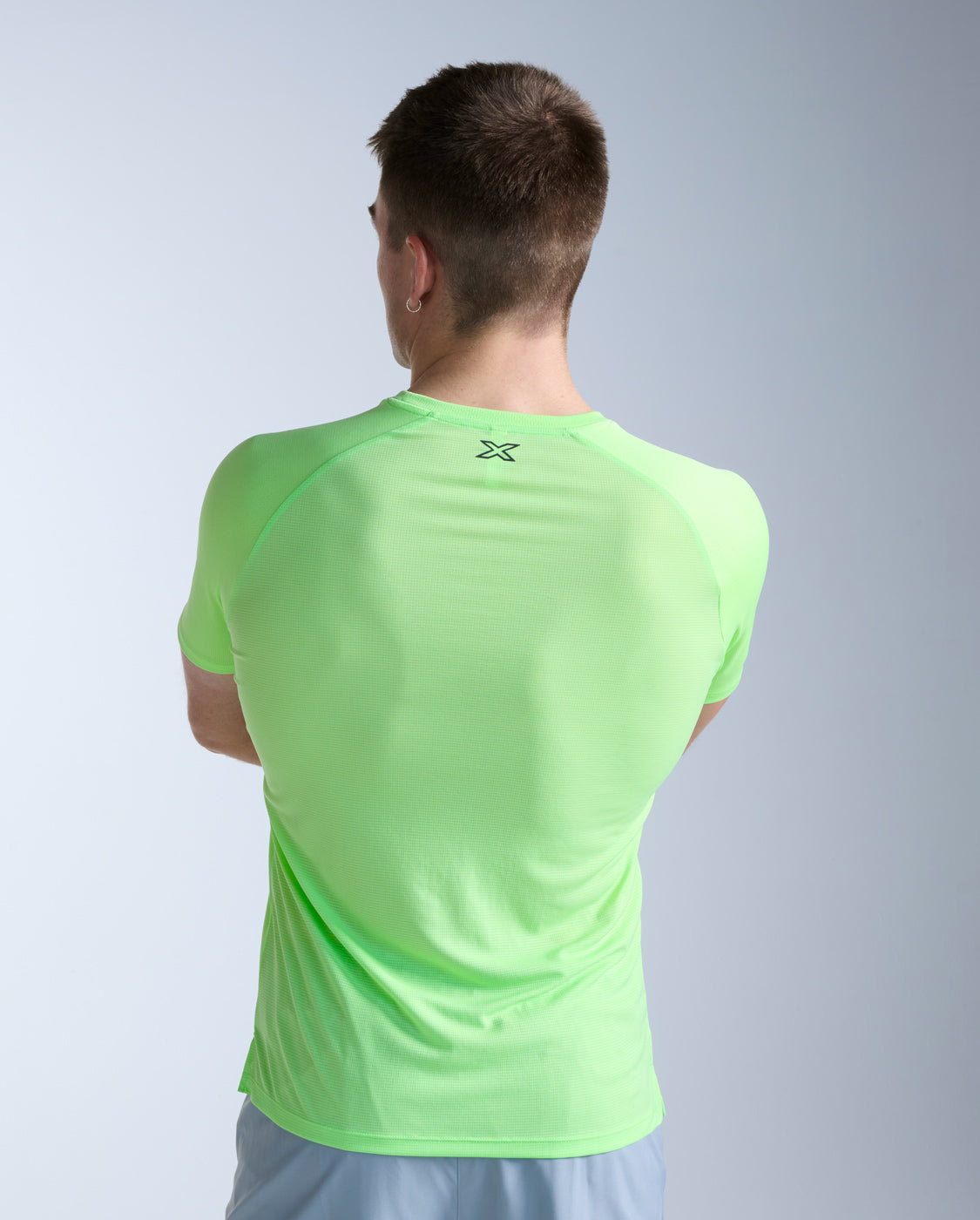 2xu-aero-tee-uomo-verde-chiaro image 6
