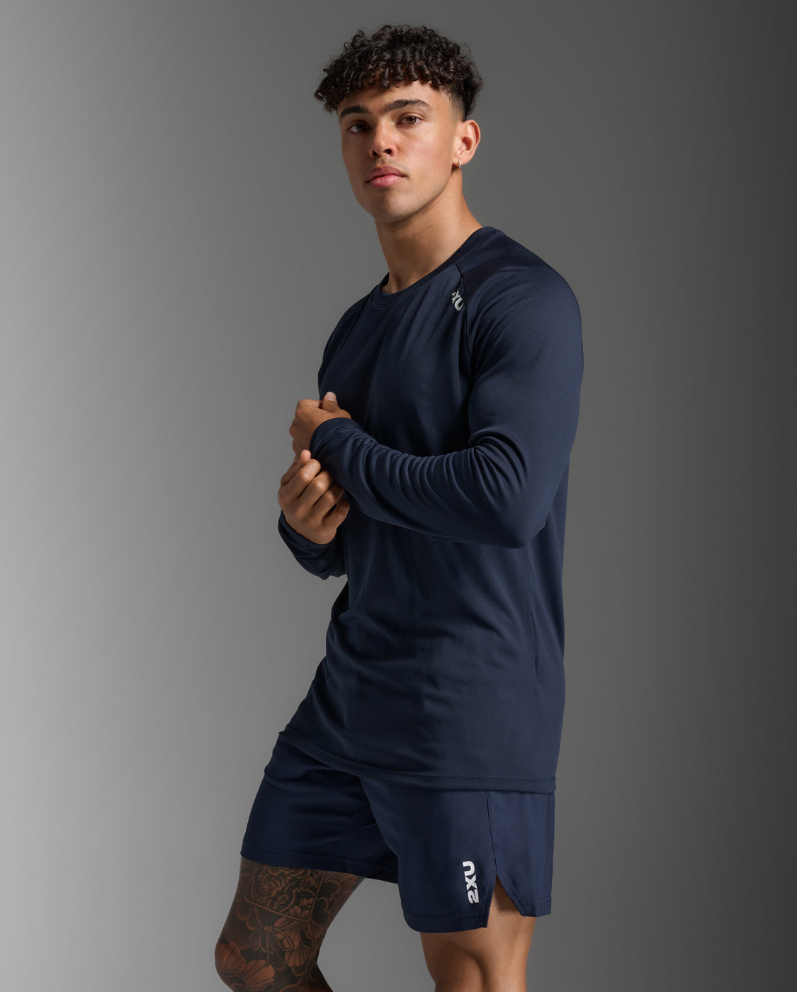 2xu-aspire-long-sleeve-uomo-maglia-manica-lunga-blu-navy-2b3f5f image 5