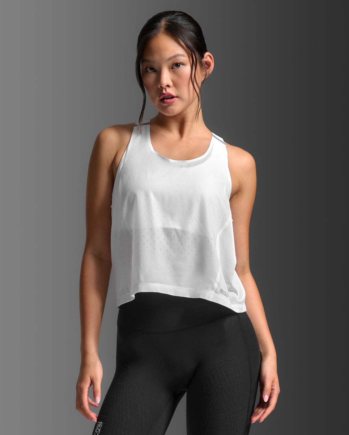 2xu-light-speed-react-crop-singlet-top-running-donna image 1