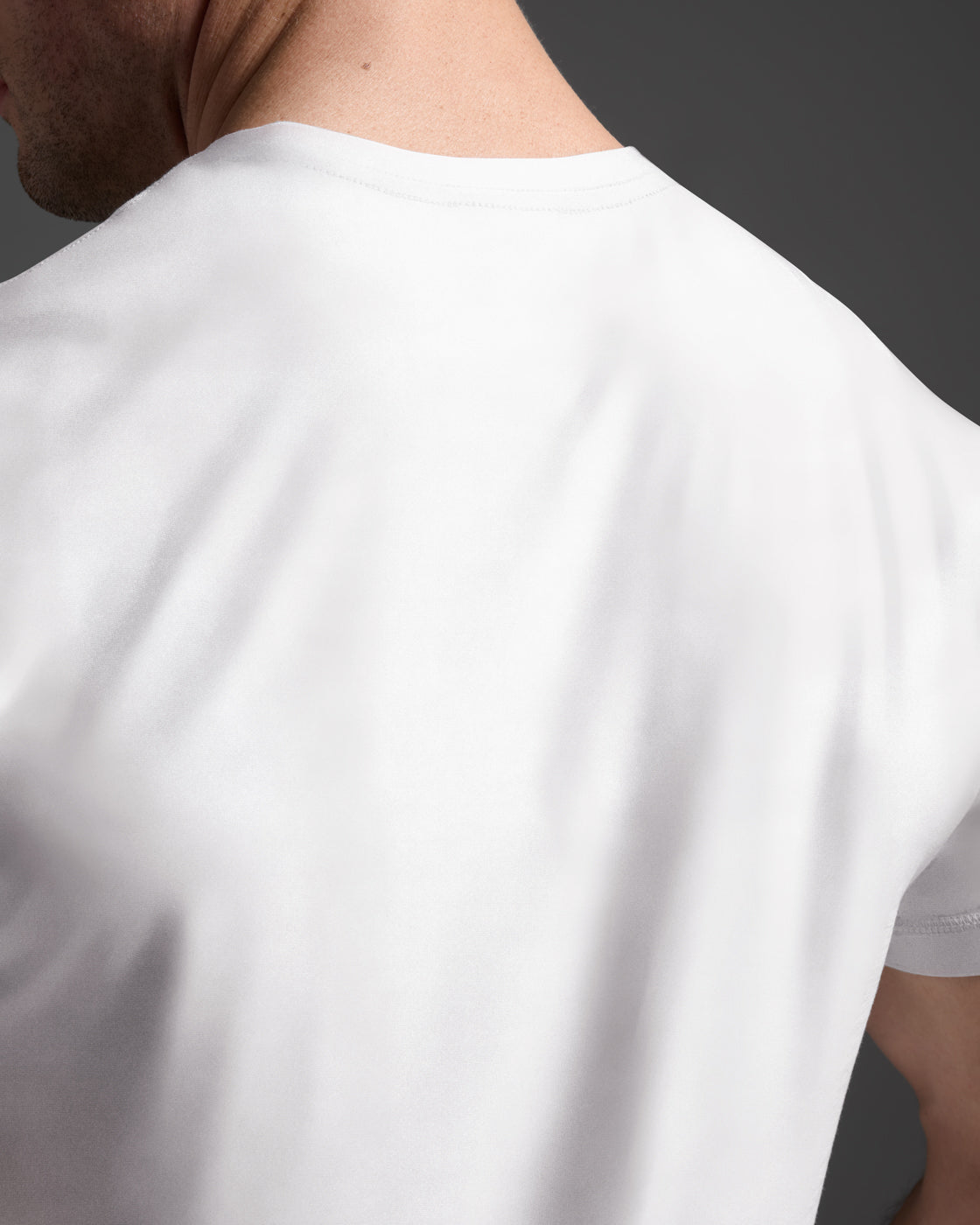2xu-signature-tee-bianca image 5