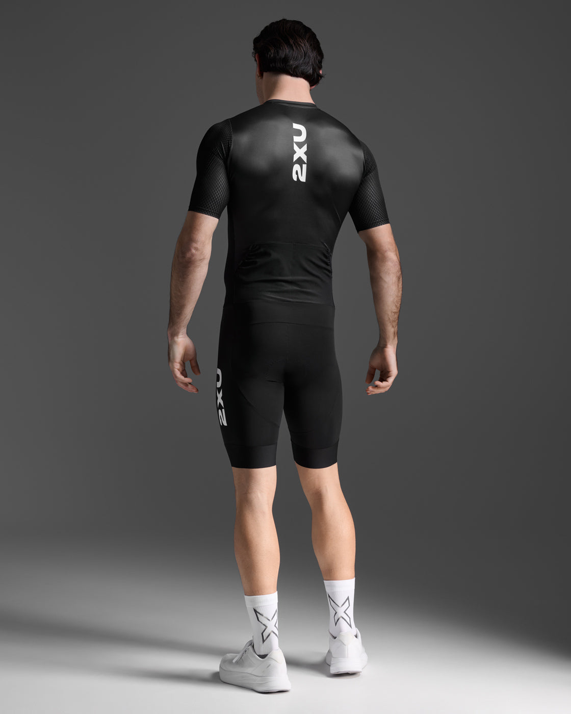 2xu-aero-hex-sleeved-trisuit-tuta-triathlon-uomo-donna-nera image 3