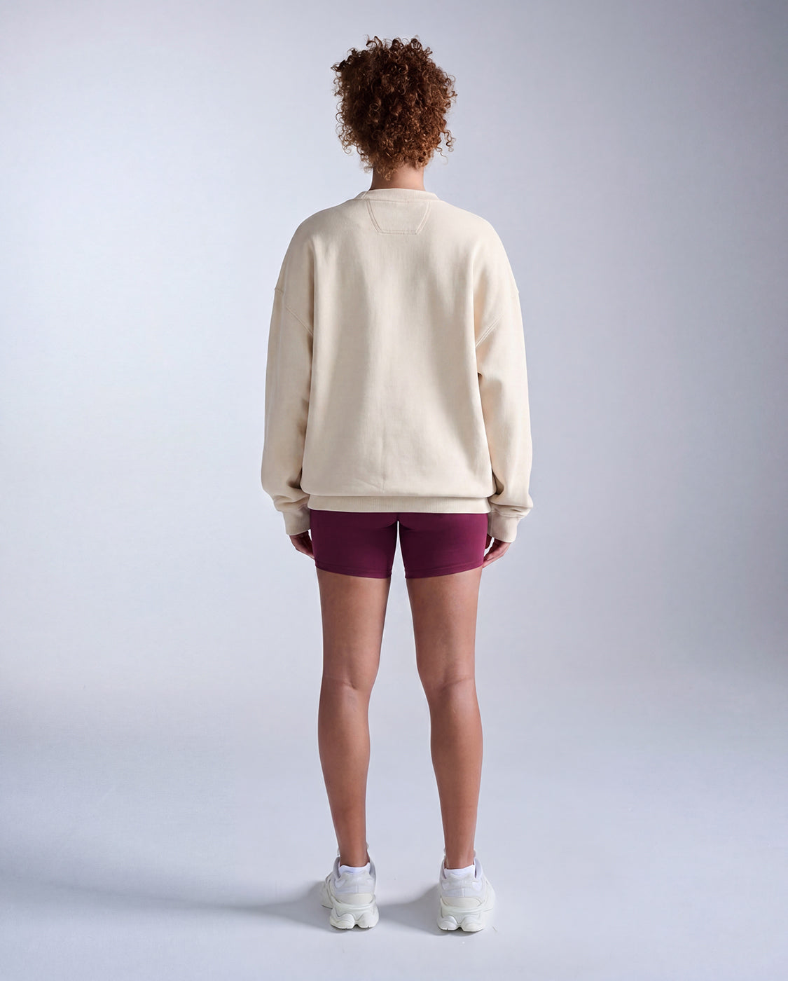 2xu-ez-felpa-girocollo-oversize-in-cotone-organico-uomo-beige image 5