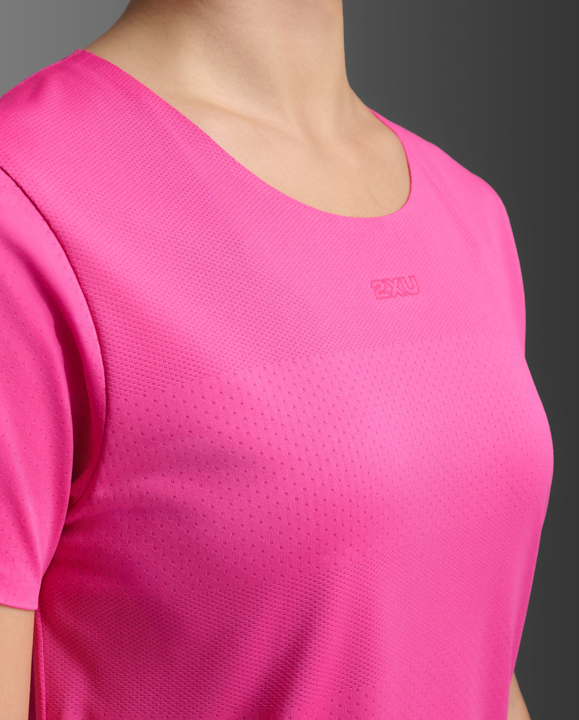 2xu-light-speed-tech-tee-donna-maglia-running-rosa image 6