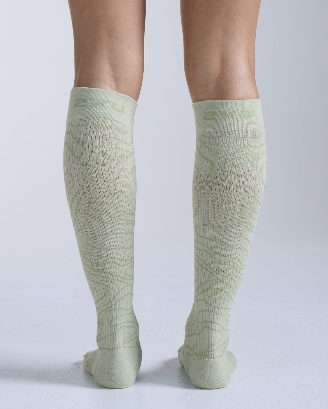 2xu-flight-bamboo-charcoal-calze-compressione-viaggio image 4