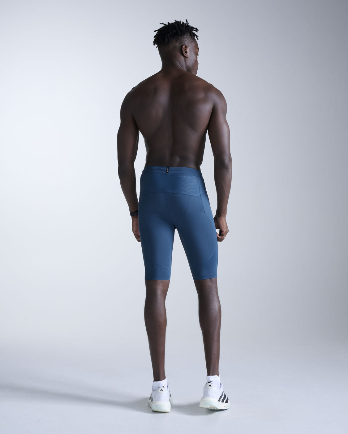 2xu-light-speed-react-compression-shorts-uomo-blu image 5