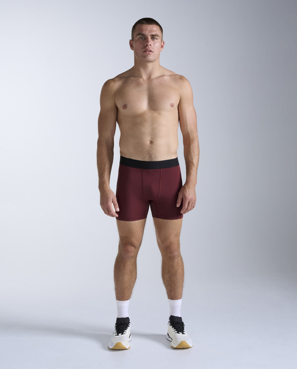 2xu-base-layer-compression-1-2-shorts-bordeaux image 5