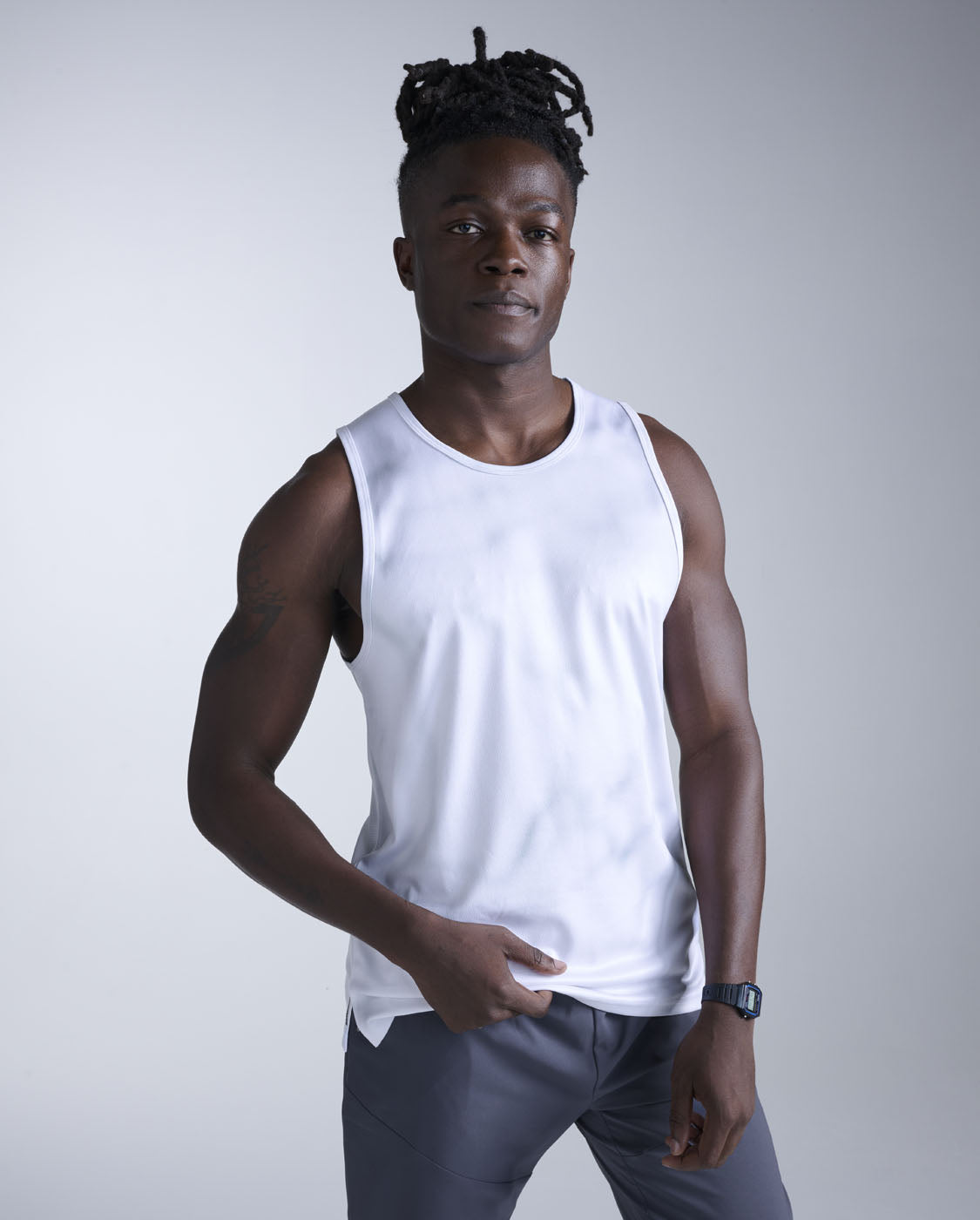 2xu-aero-tank-canotta-running-uomo-grigio-azzurro image 1