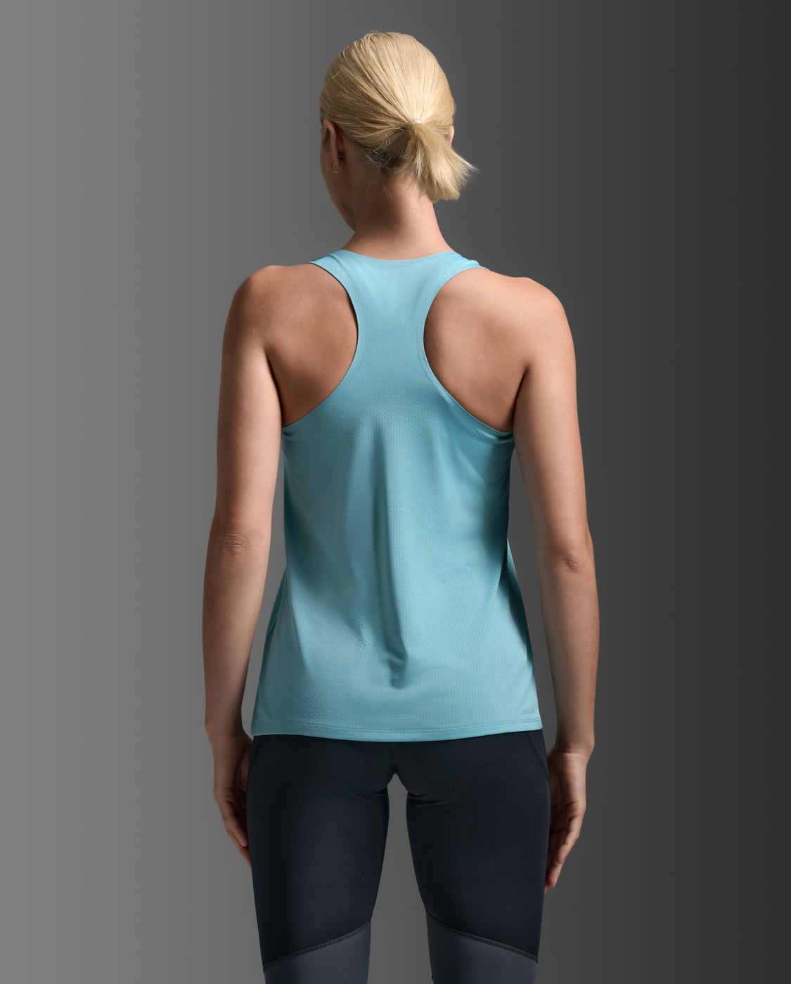 2xu-light-speed-tech-singlet-slim-donna image 2