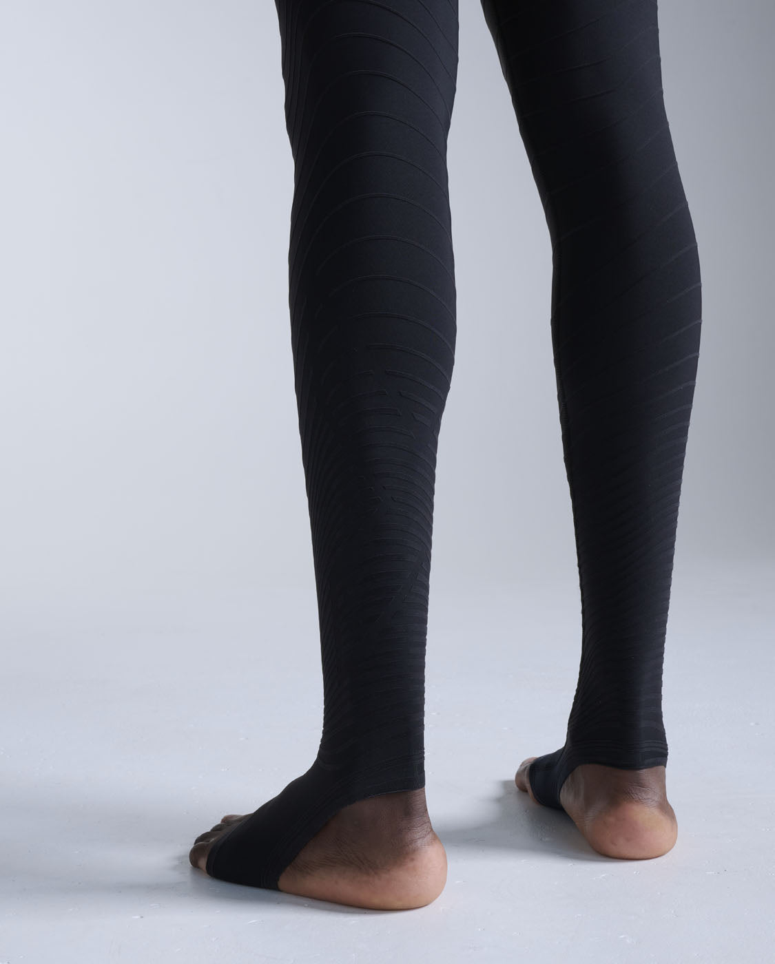 2xu-power-recovery-compression-tights-with-fir-leggings-recupero-compressione-ne image 3