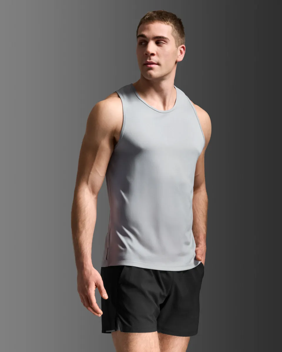 2xu-aero-tank-canotta-running-uomo-slim-grigia image 1