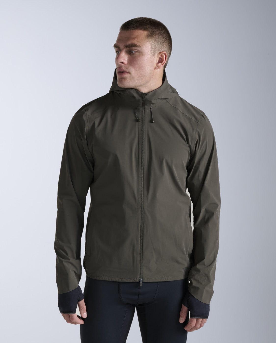 2xu-ignition-shield-waterproof-jacket-uomo-verde-slim image 1