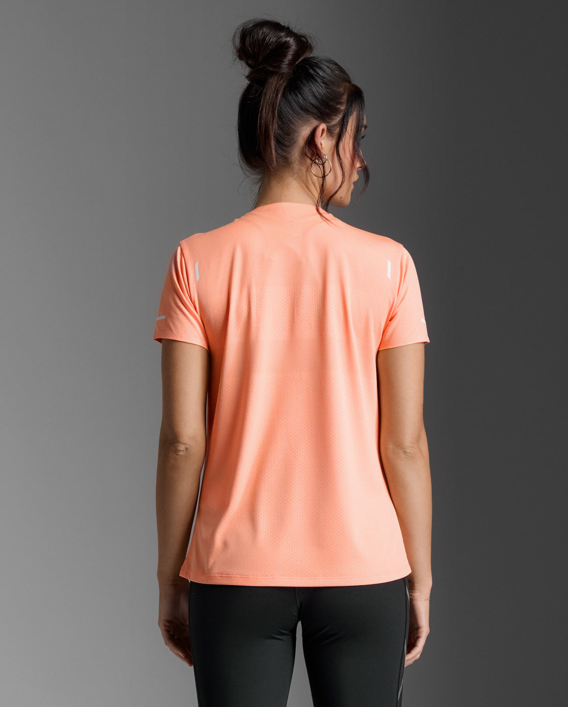 2xu-light-speed-tech-tee-donna-maglia-running-slim-rosa image 2
