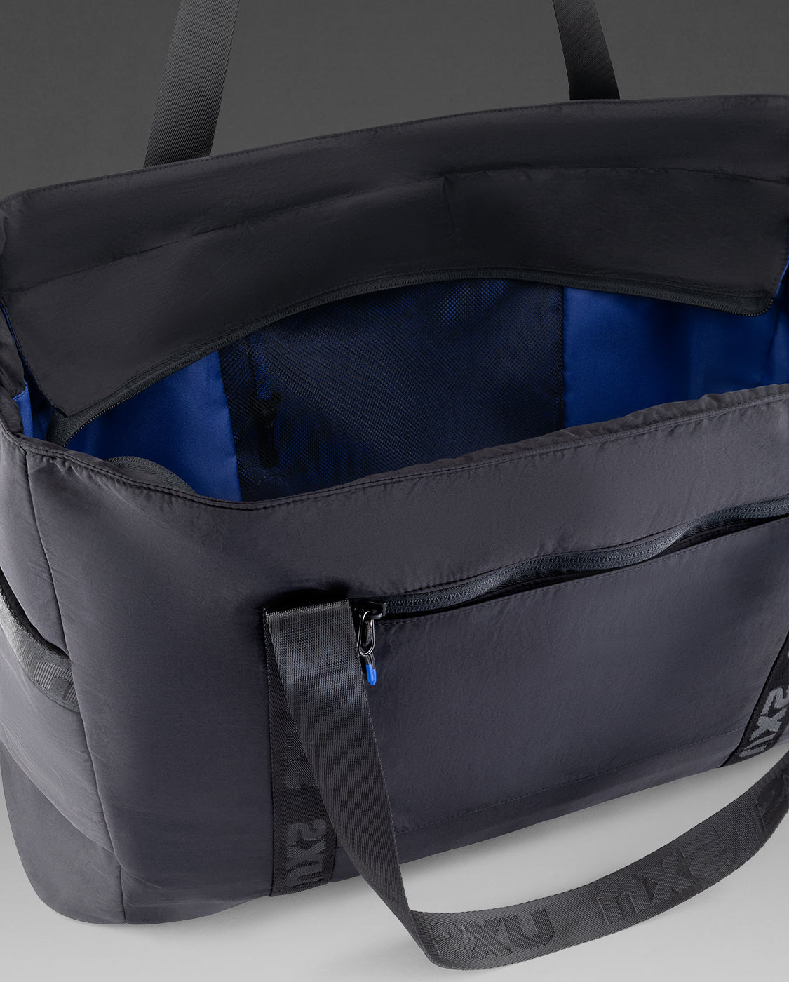 2xu-commute-tote-bag-nera-borsa-tote-allenamento-unisex image 4
