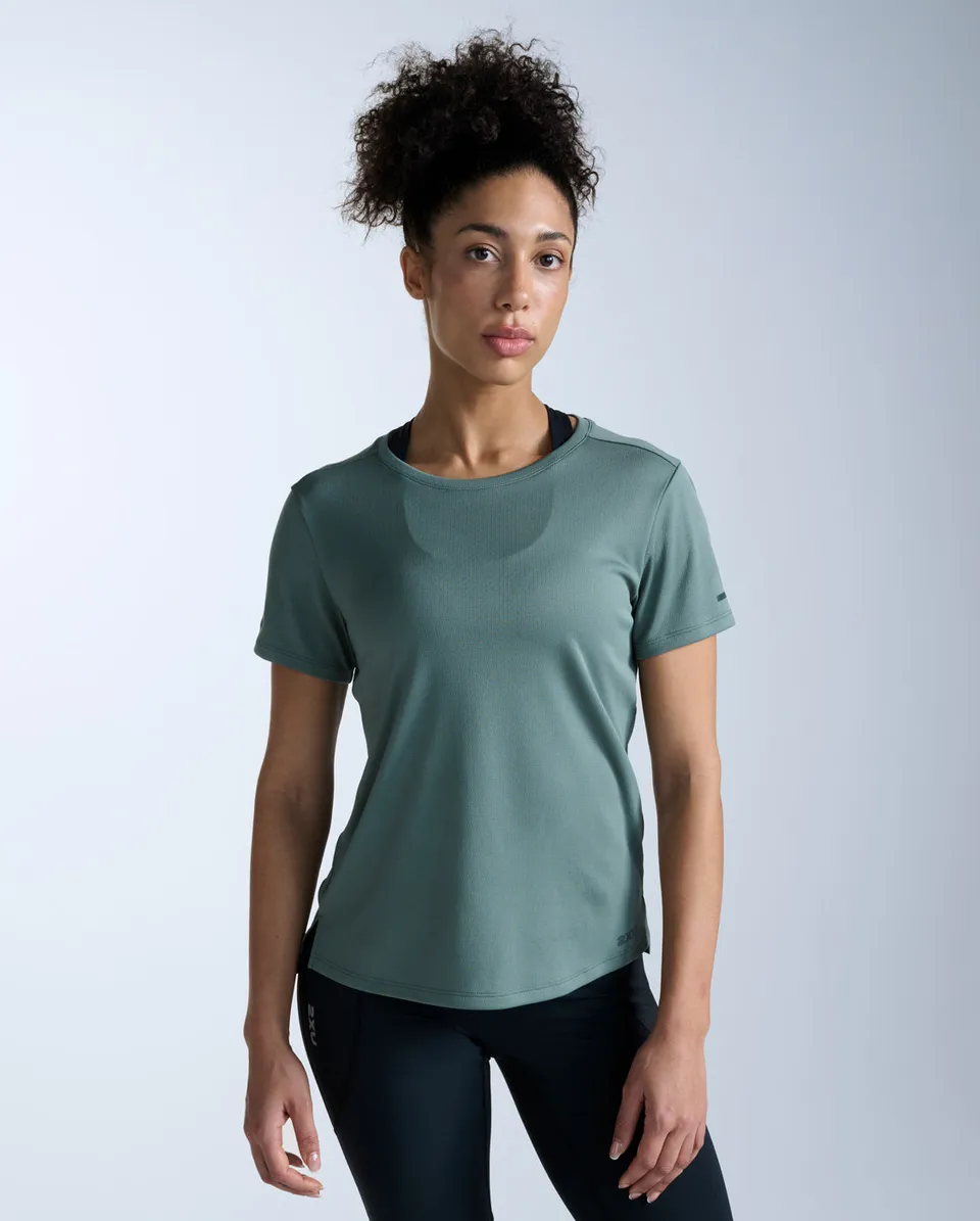 2xu-aero-tee-donna-t-shirt-running-verde-salvia-slim image 1