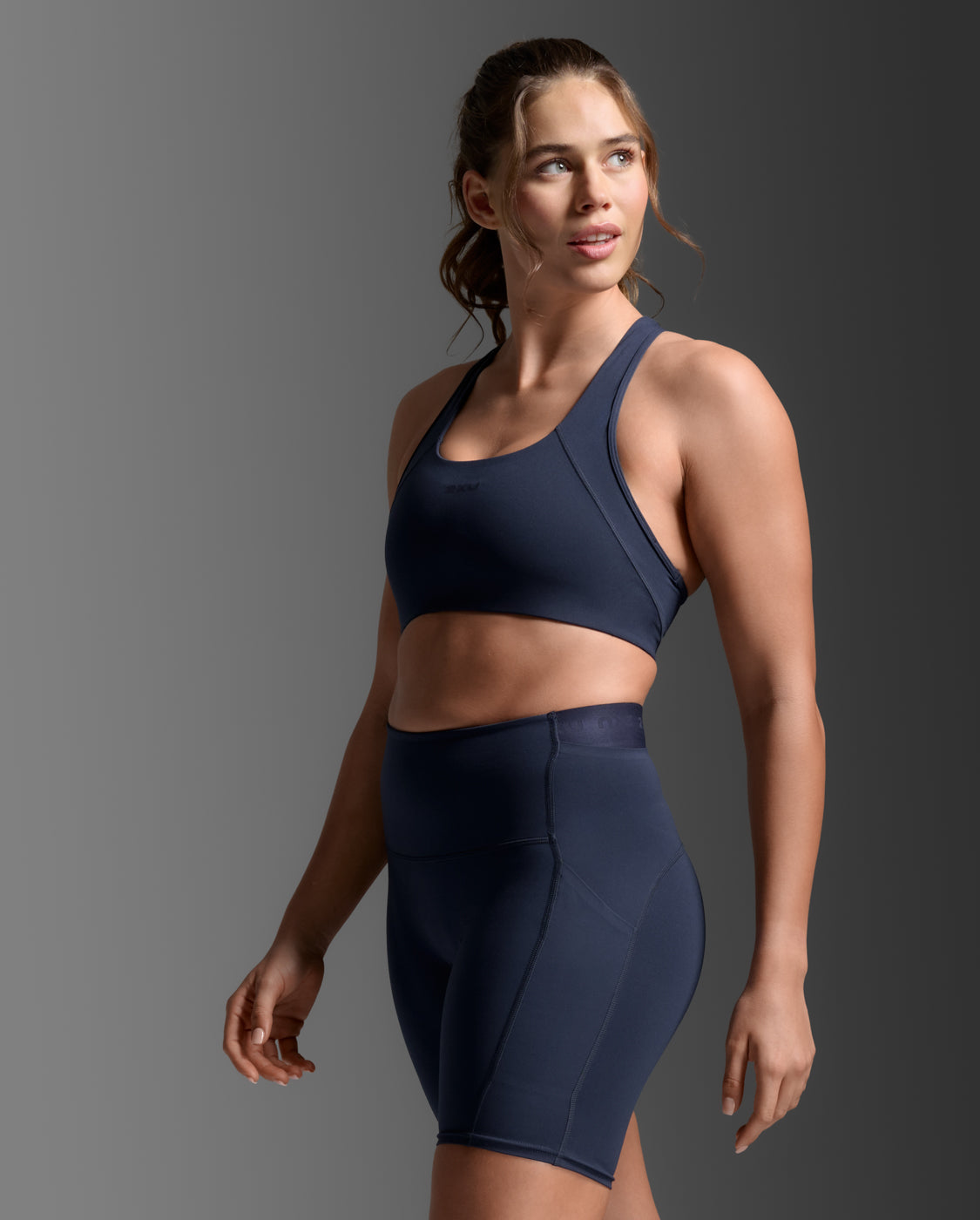 2xu-form-racerback-medium-impact-bra-reggiseno-sport-donna-blu image 5