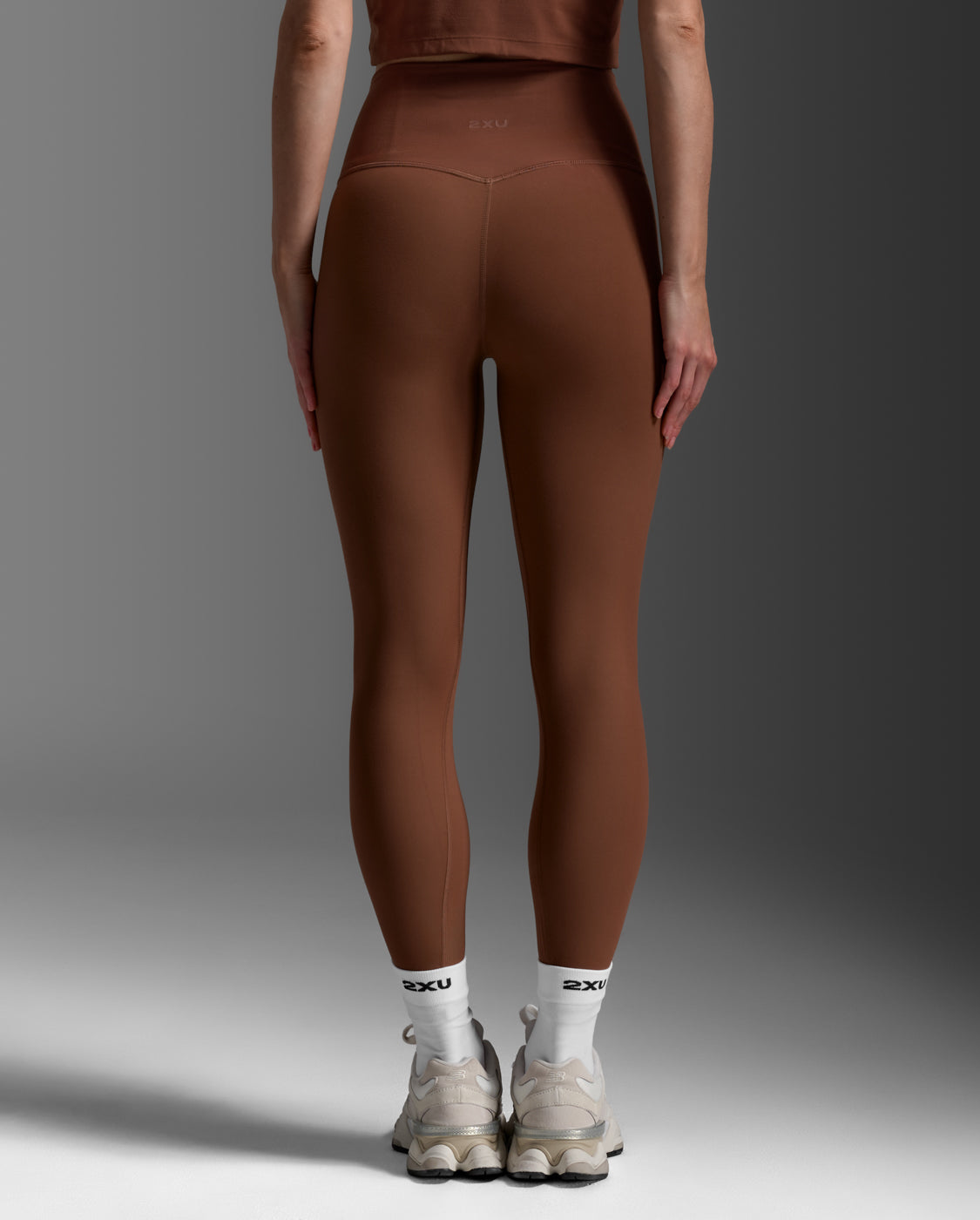 2xu-fluid-hi-rise-tights-leggings-training-donna-marrone image 2