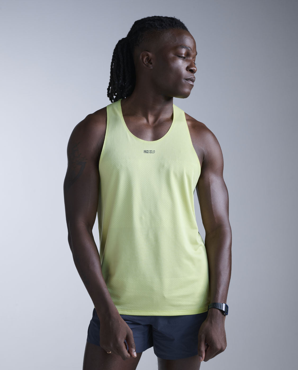 2xu-light-speed-tech-singlet-canotta-running-uomo-slim-fit image 1