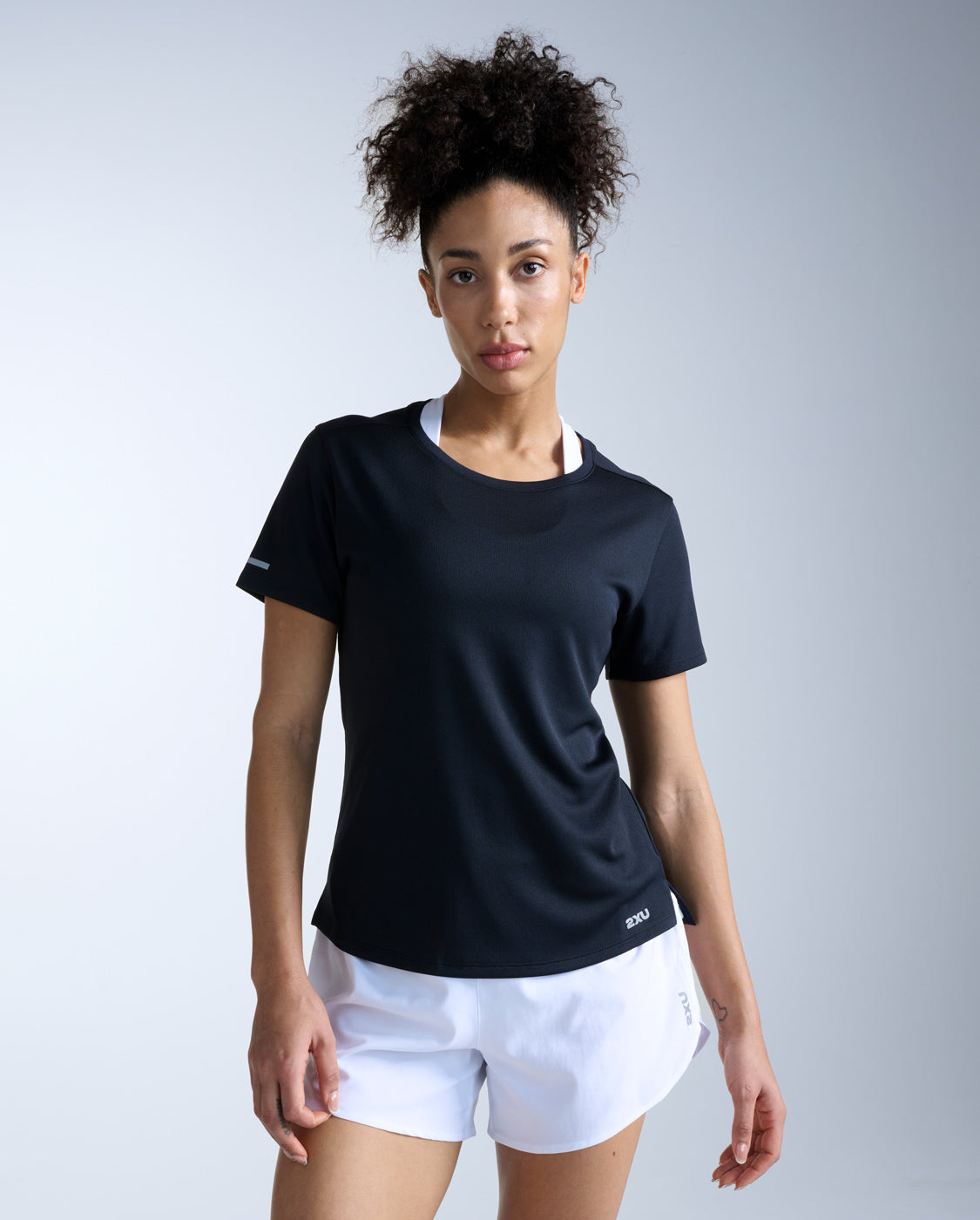 2xu-aero-tee-t-shirt-running-uomo image 1