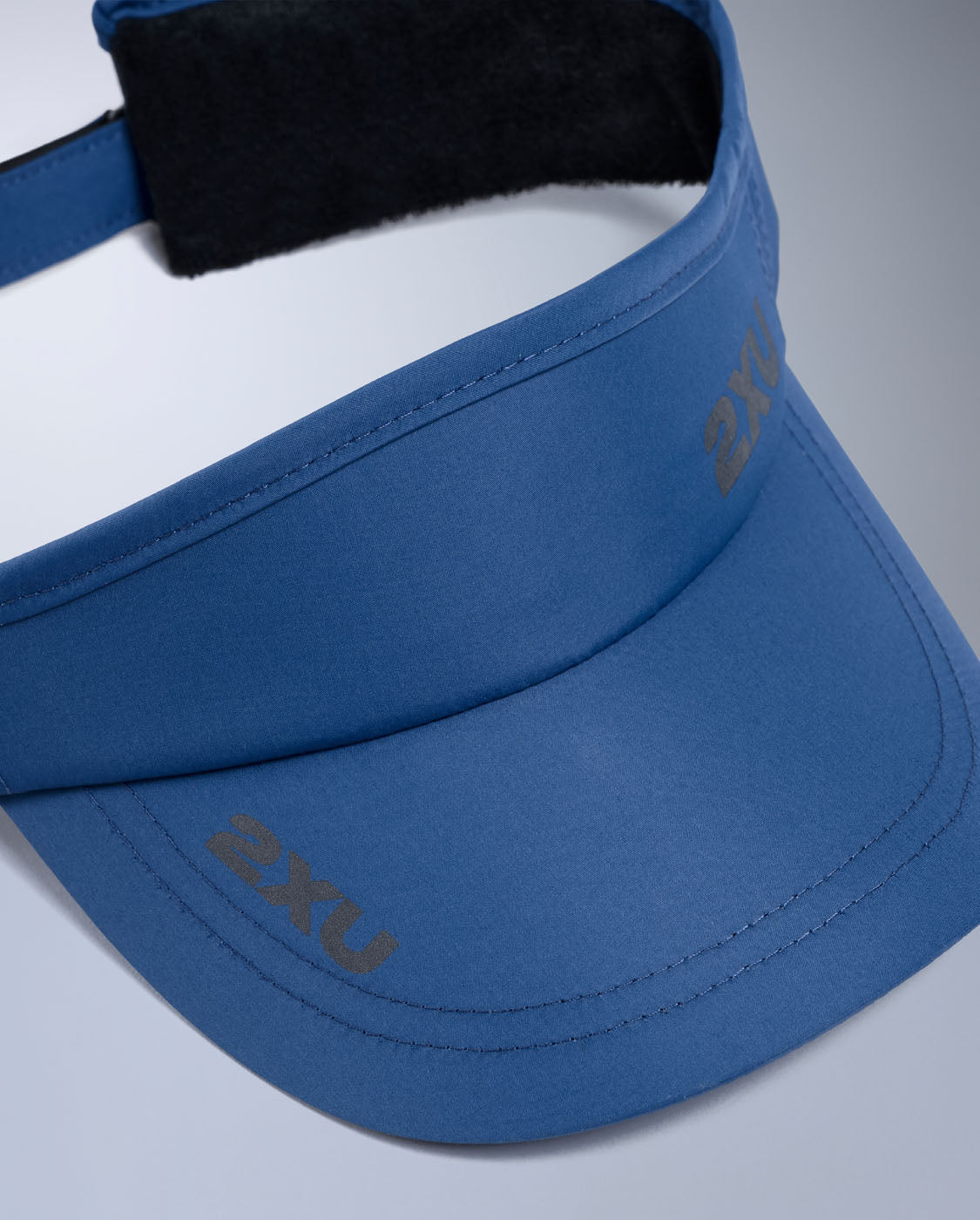 2xu-run-visor-blu-visiera-running-performance image 4