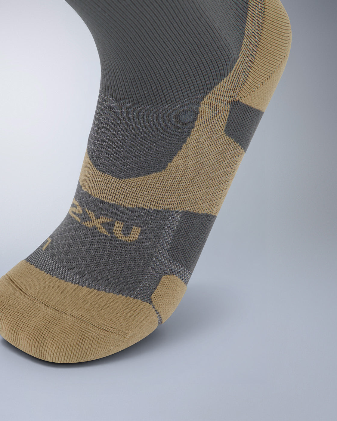 2xu-vectr-light-cushion-crew-socks-calze-crew-ammortizzazione-leggera image 2
