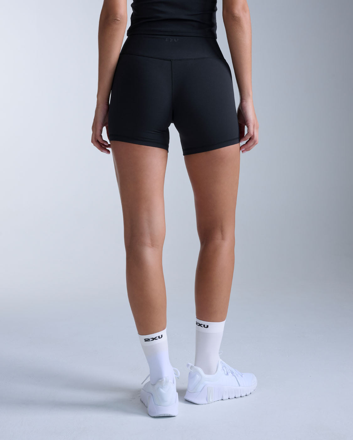 2xu-fluid-hi-rise-5-inch-shorts-shorts-fitness-donna-neri image 2